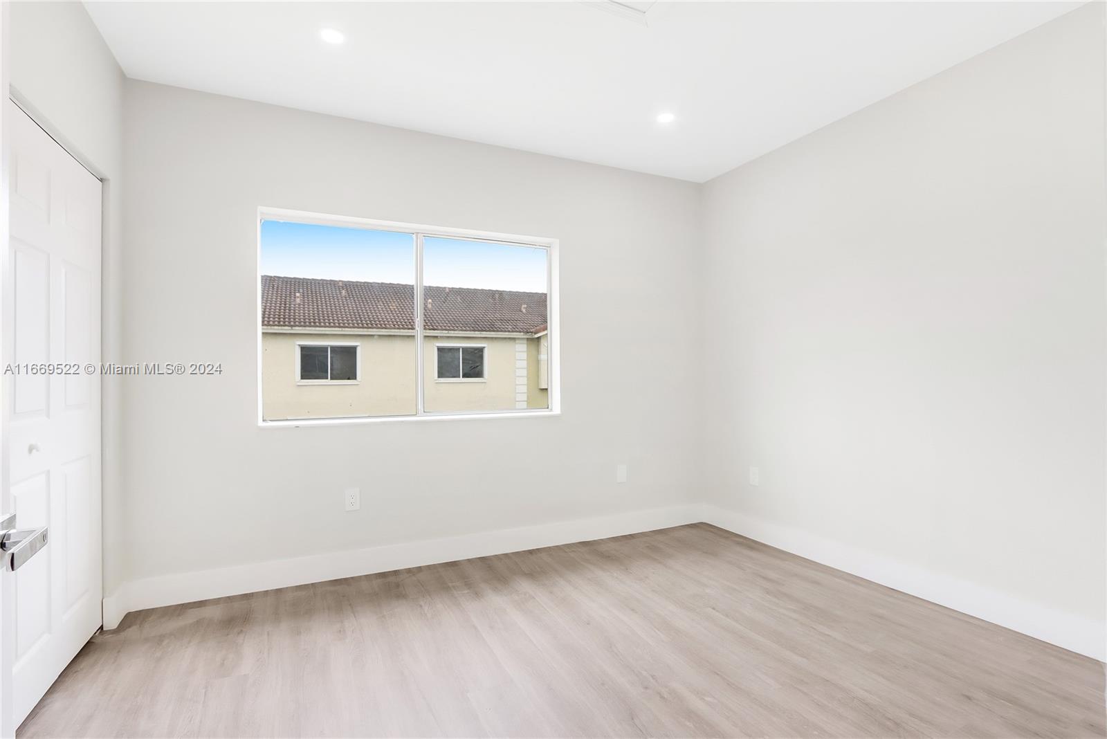 PARK PLACE AT MIDWAY COND - Residential