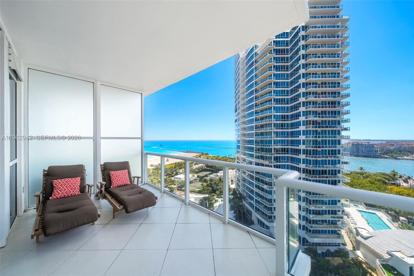 CONTINUUM ON SOUTH BEACH - Residential