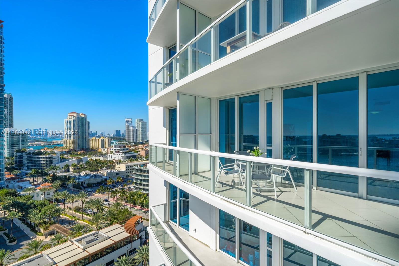 CONTINUUM ON SOUTH BEACH - Residential