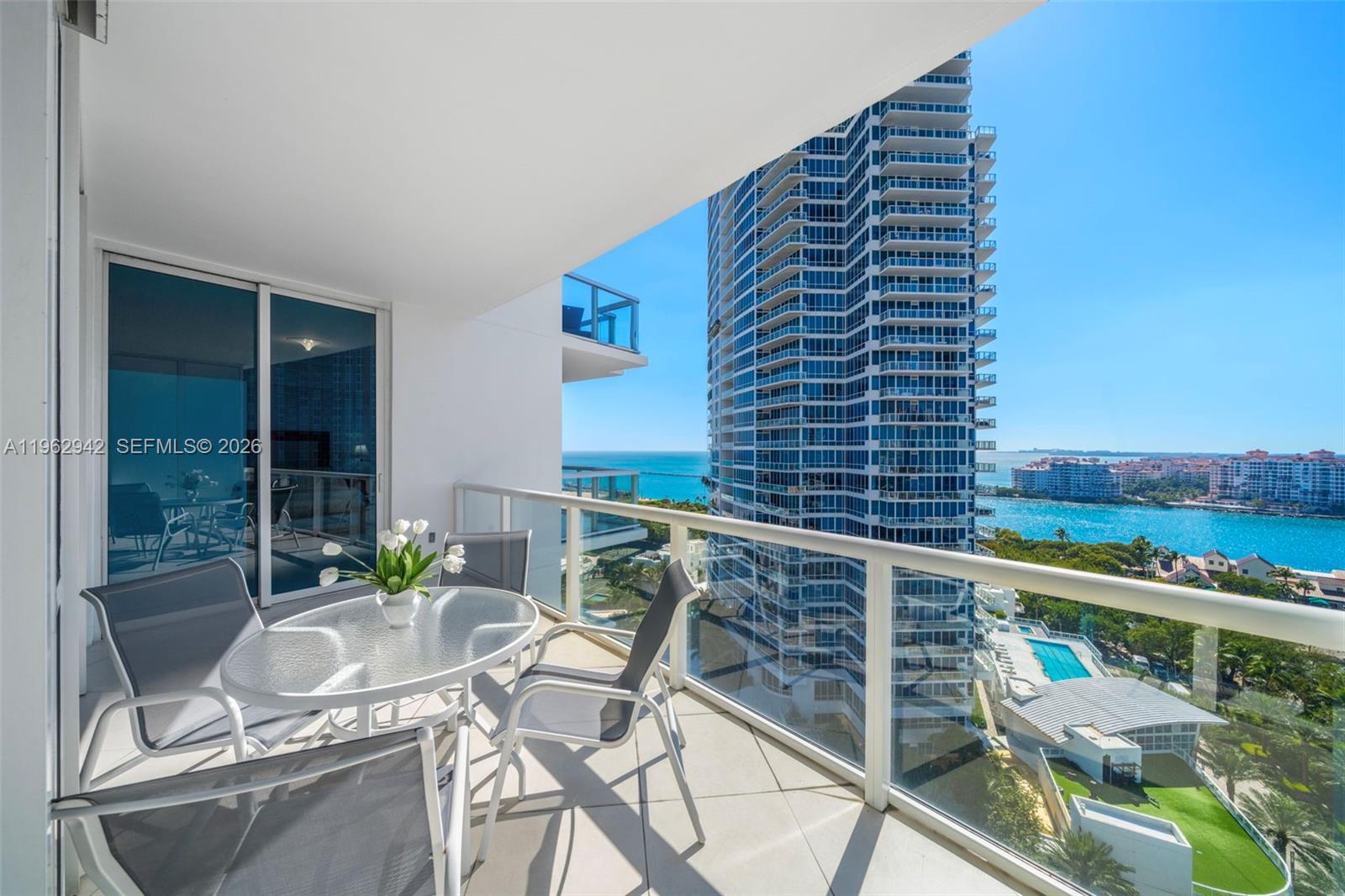 CONTINUUM ON SOUTH BEACH - Residential