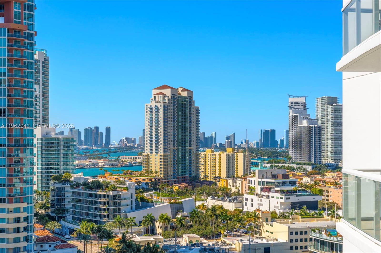 CONTINUUM ON SOUTH BEACH - Residential