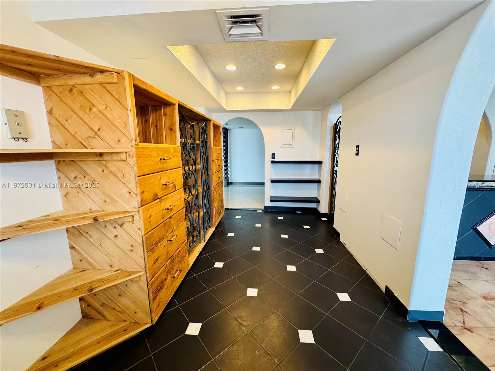 DEL PRADO - Residential