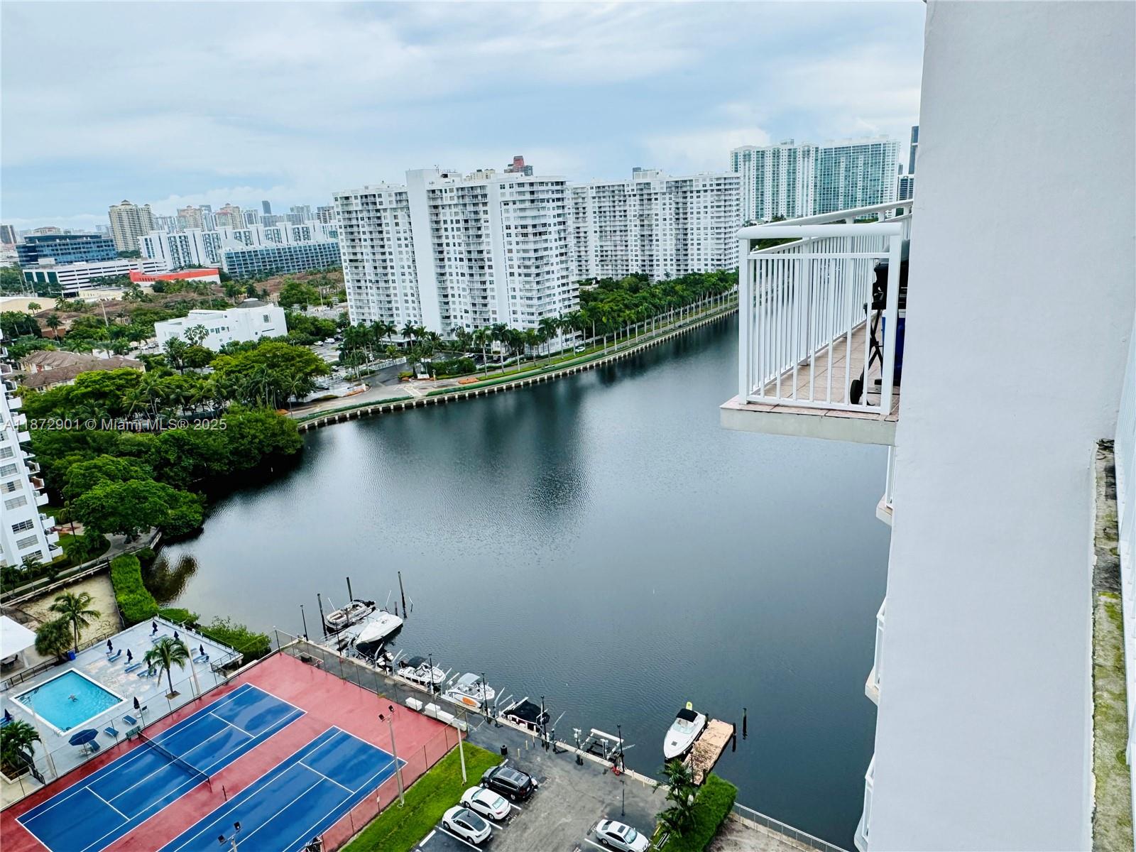 DEL PRADO - Residential