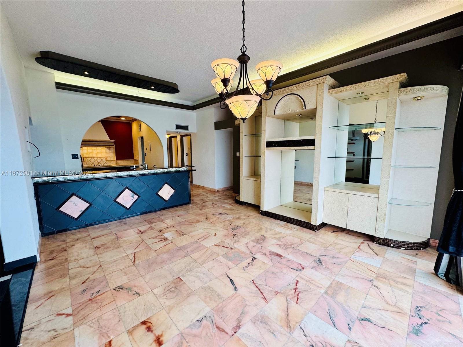 DEL PRADO - Residential