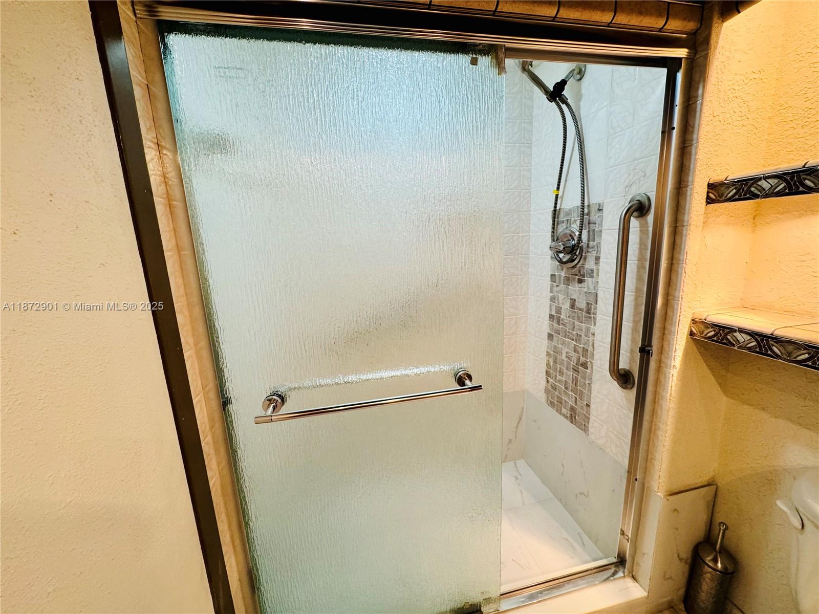 DEL PRADO - Residential