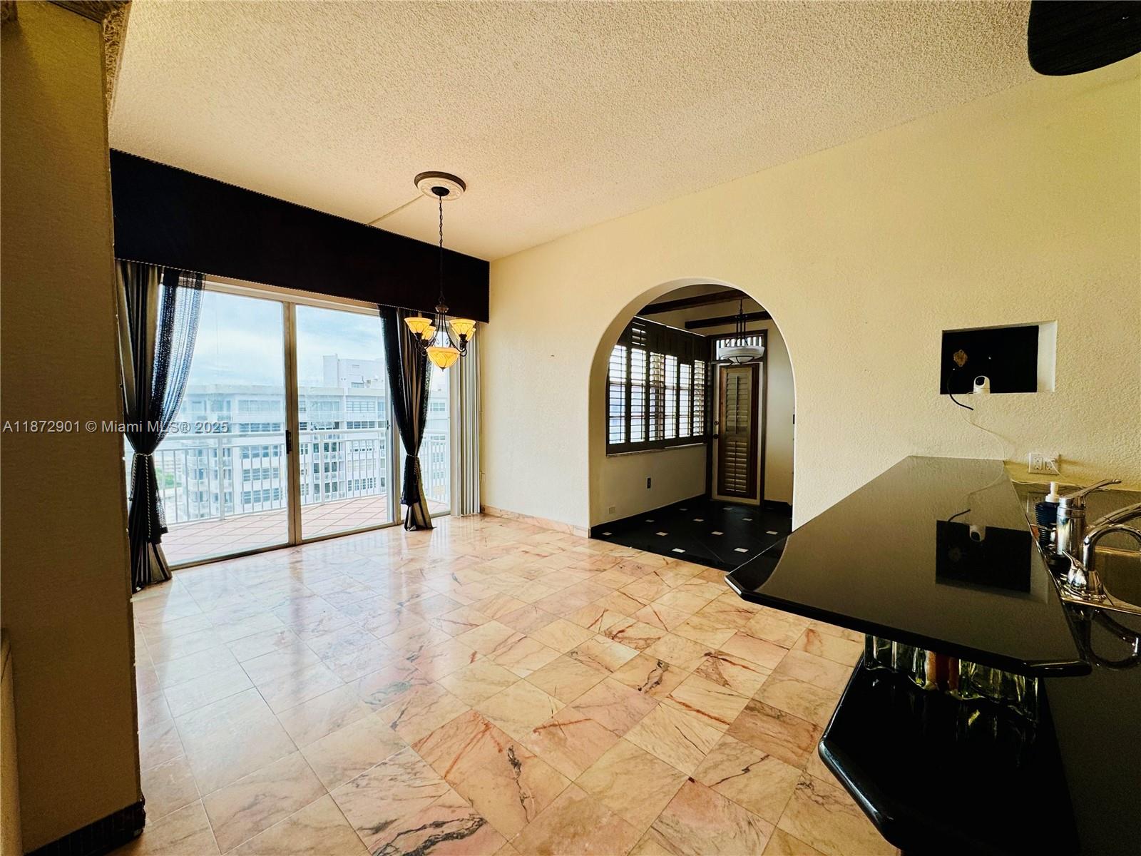 DEL PRADO - Residential