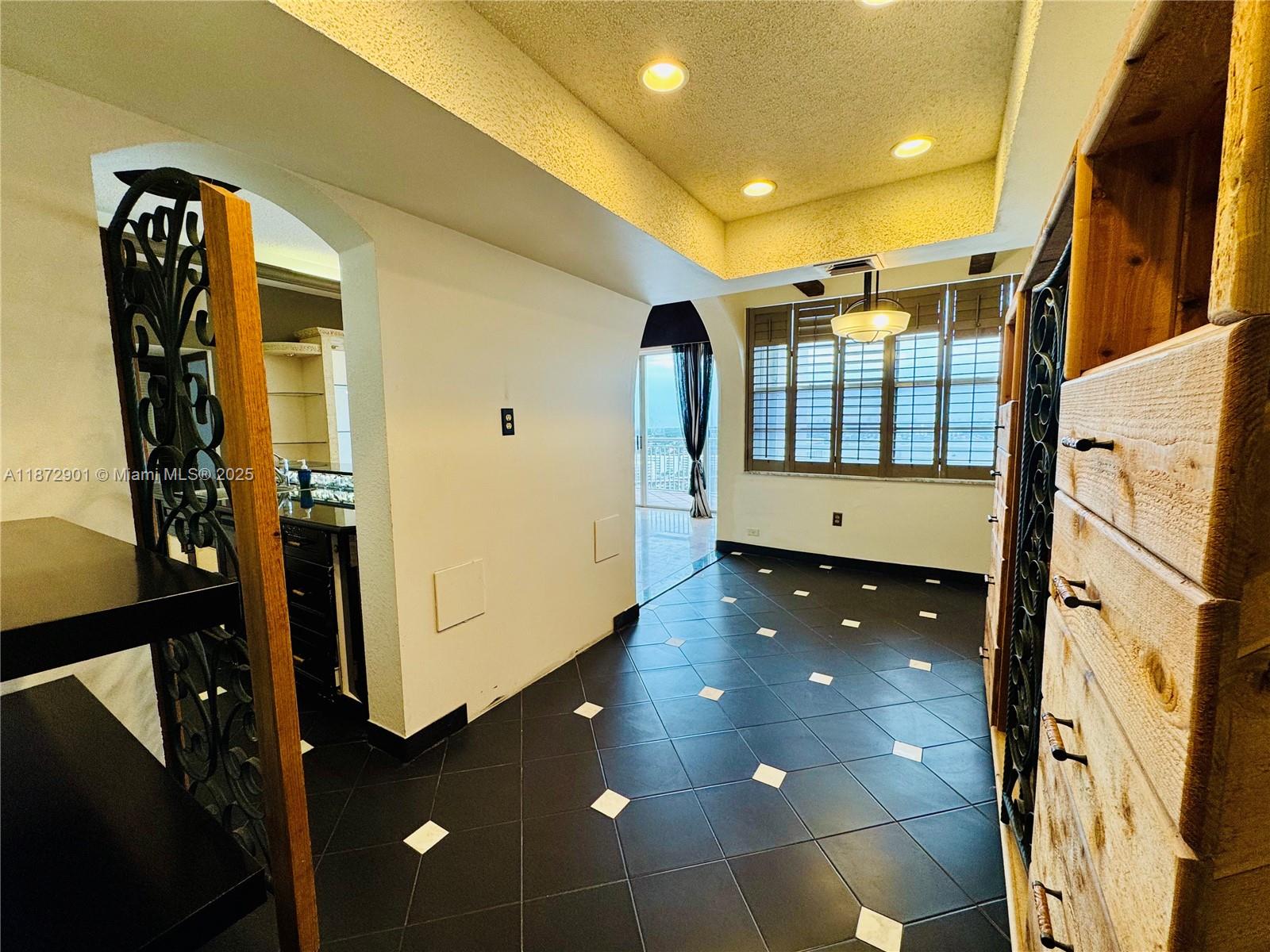 DEL PRADO - Residential