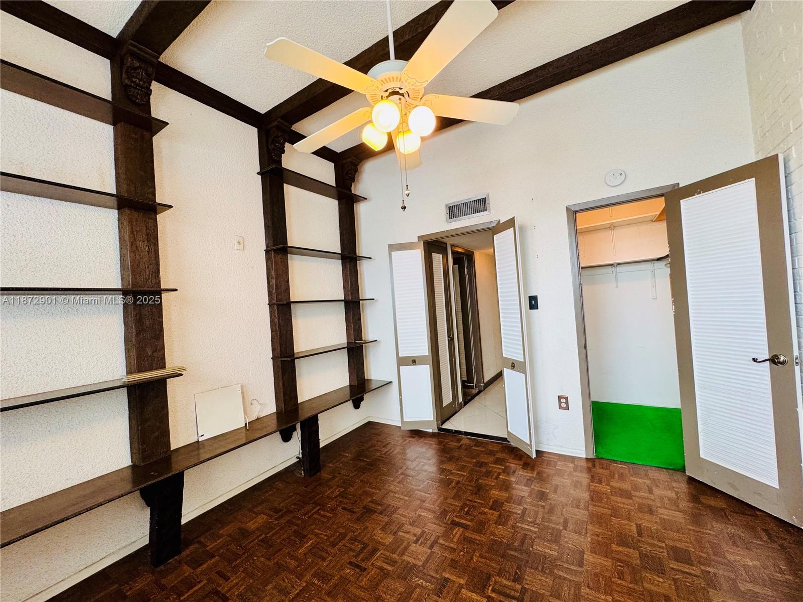 DEL PRADO - Residential