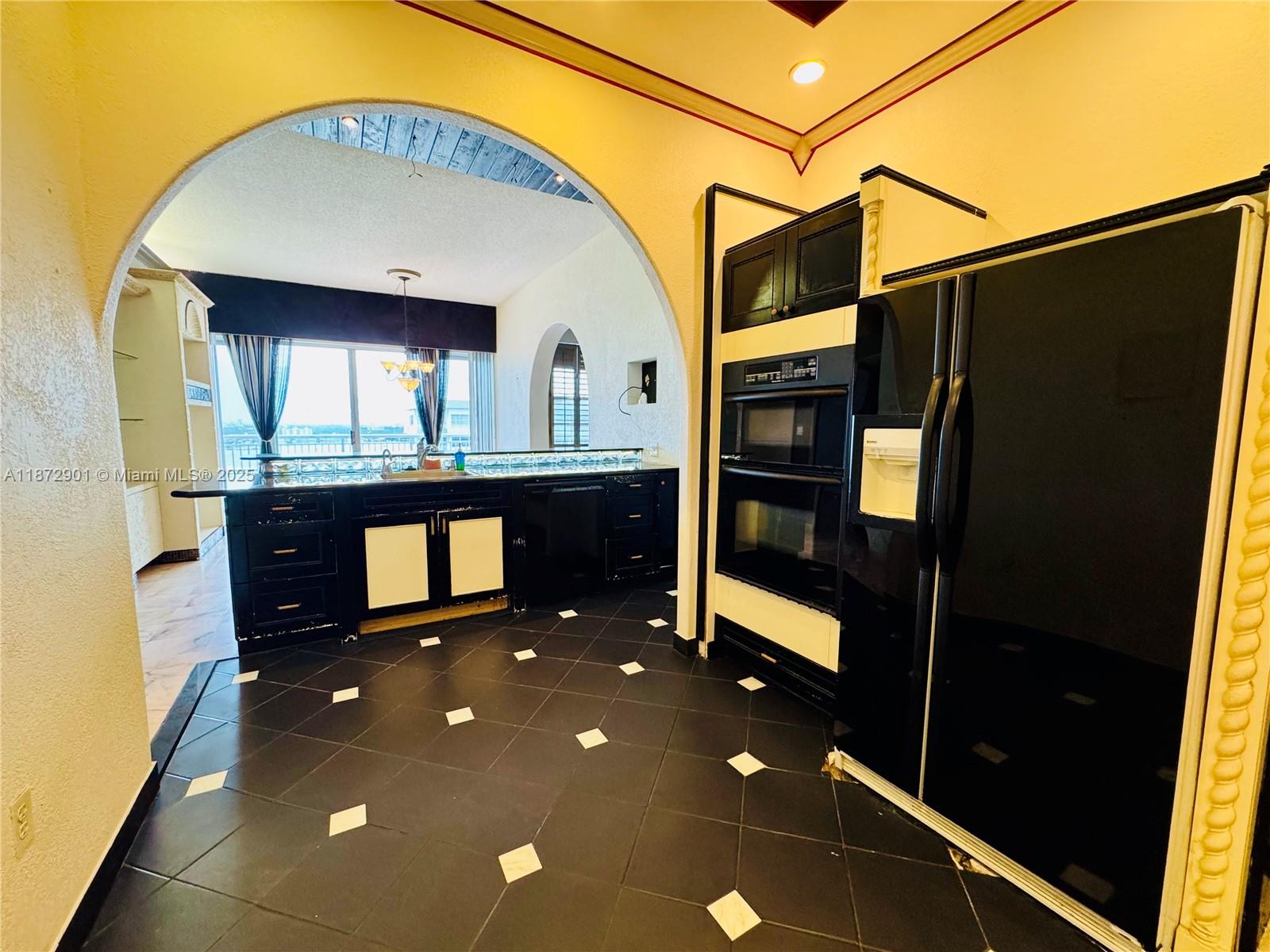 DEL PRADO - Residential