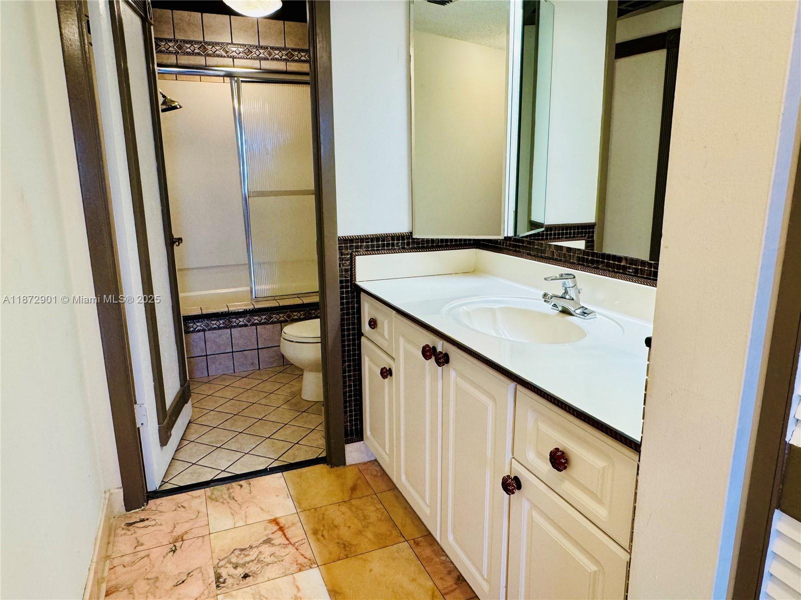 DEL PRADO - Residential