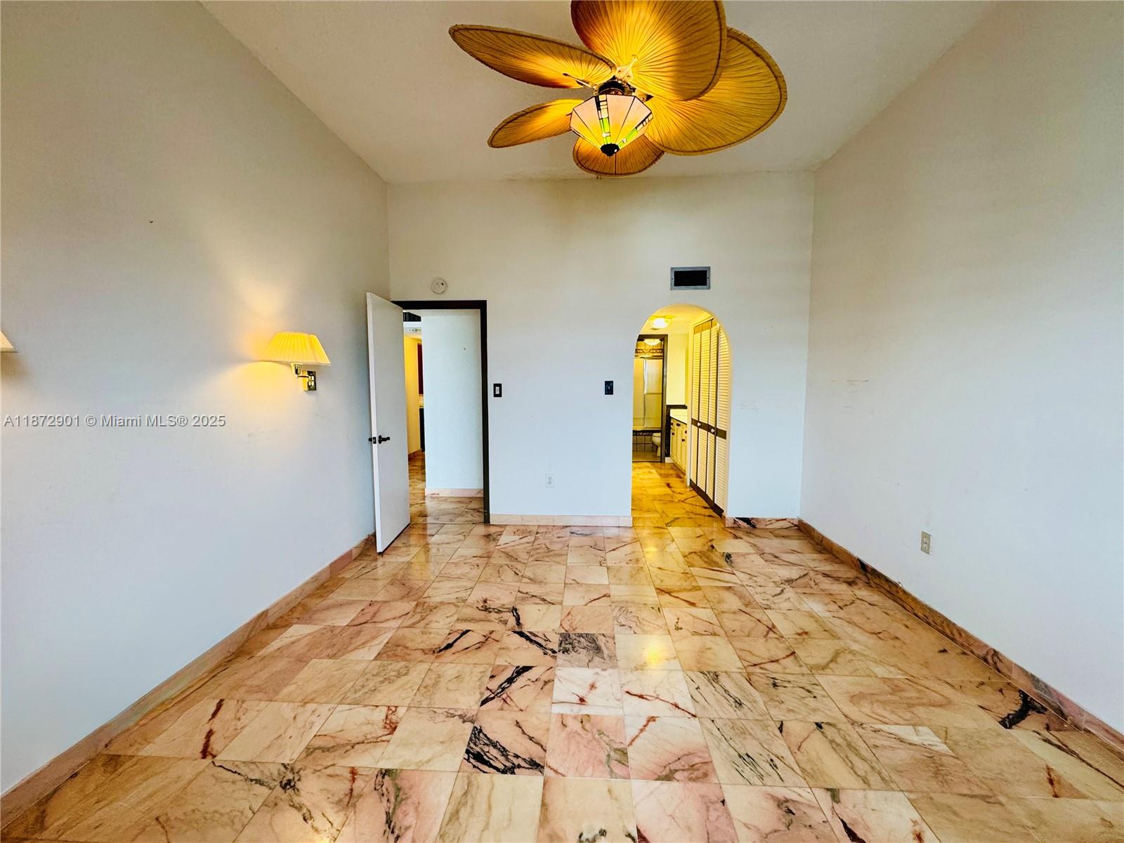 DEL PRADO - Residential