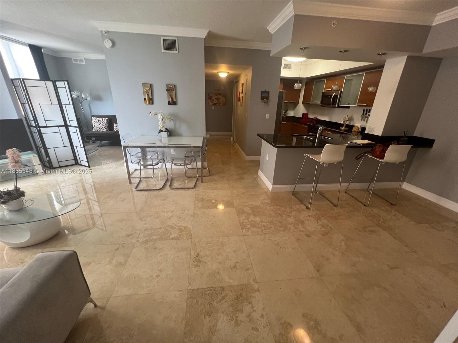 2030 S Douglas Rd 611