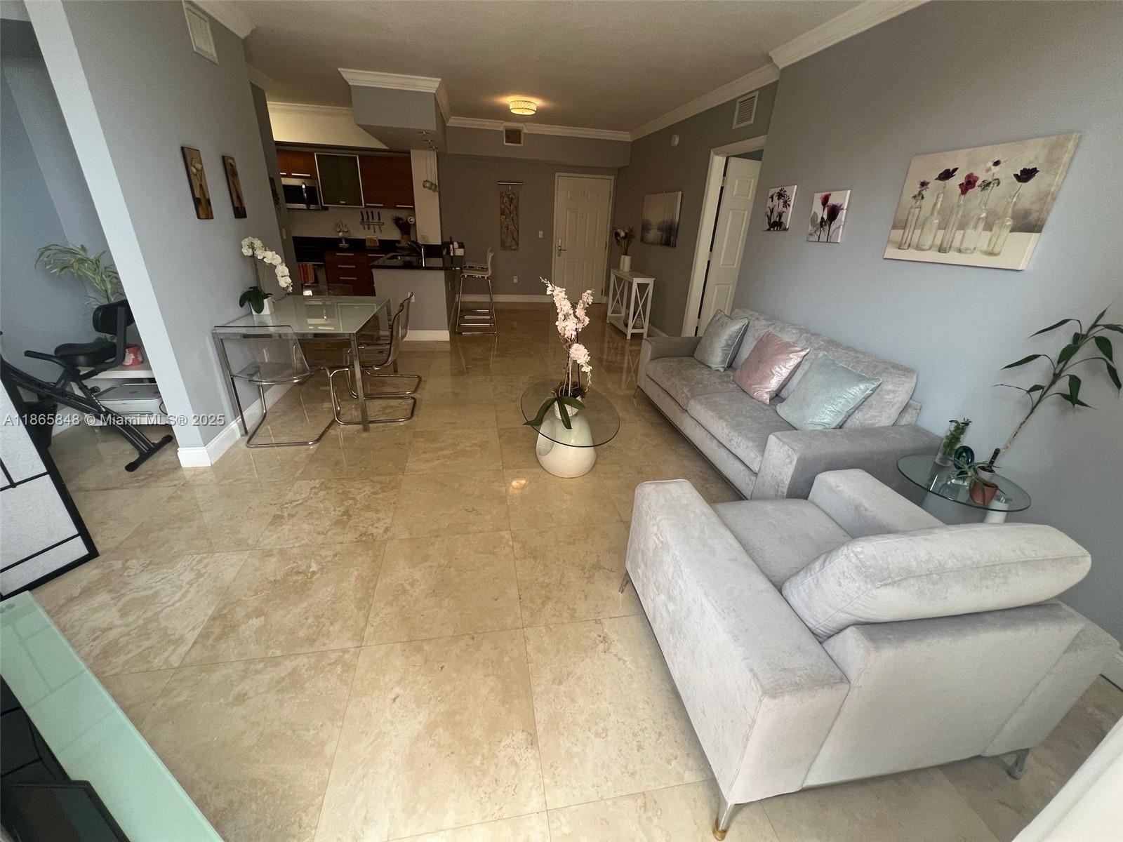 2030 S Douglas Rd 611