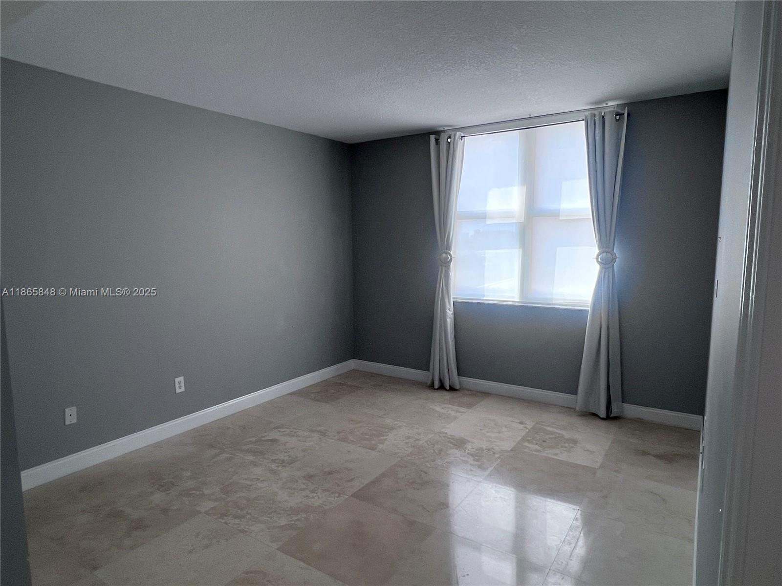 THE MINORCA CONDO - Residential