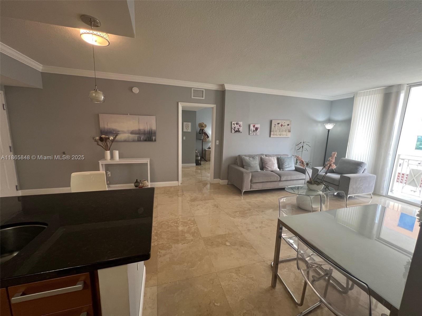 2030 S Douglas Rd 611