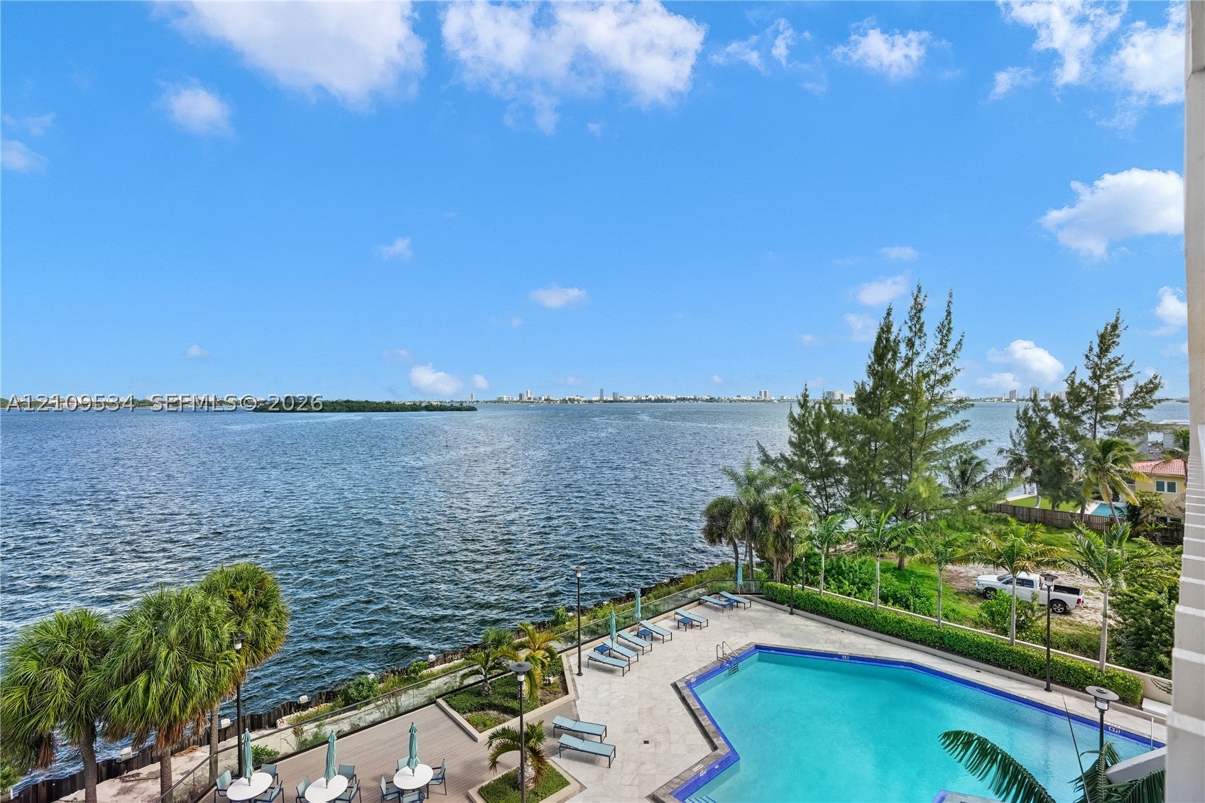 11113 Biscayne Blvd 458