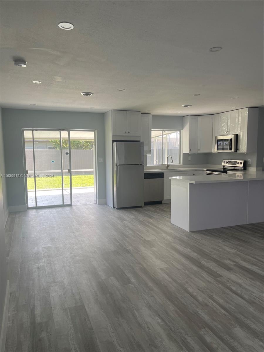 WESTWOOD ESTATES 1ST ADDN - Residential Lease