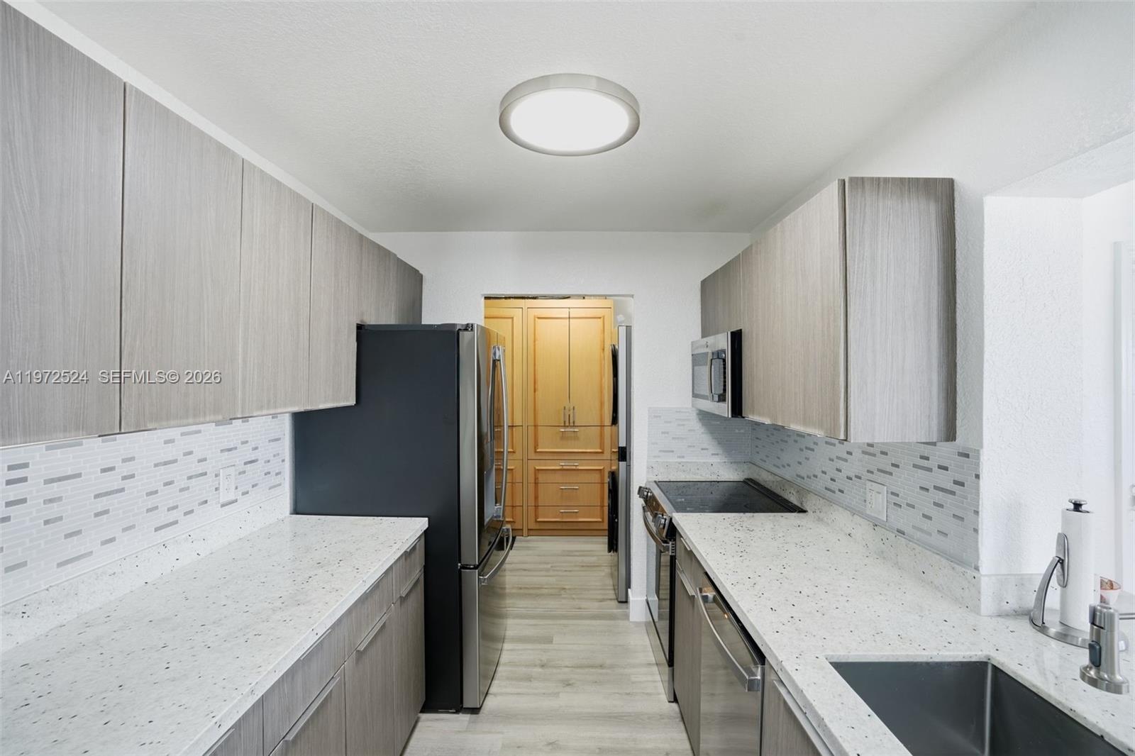 LARKDALE - Residential