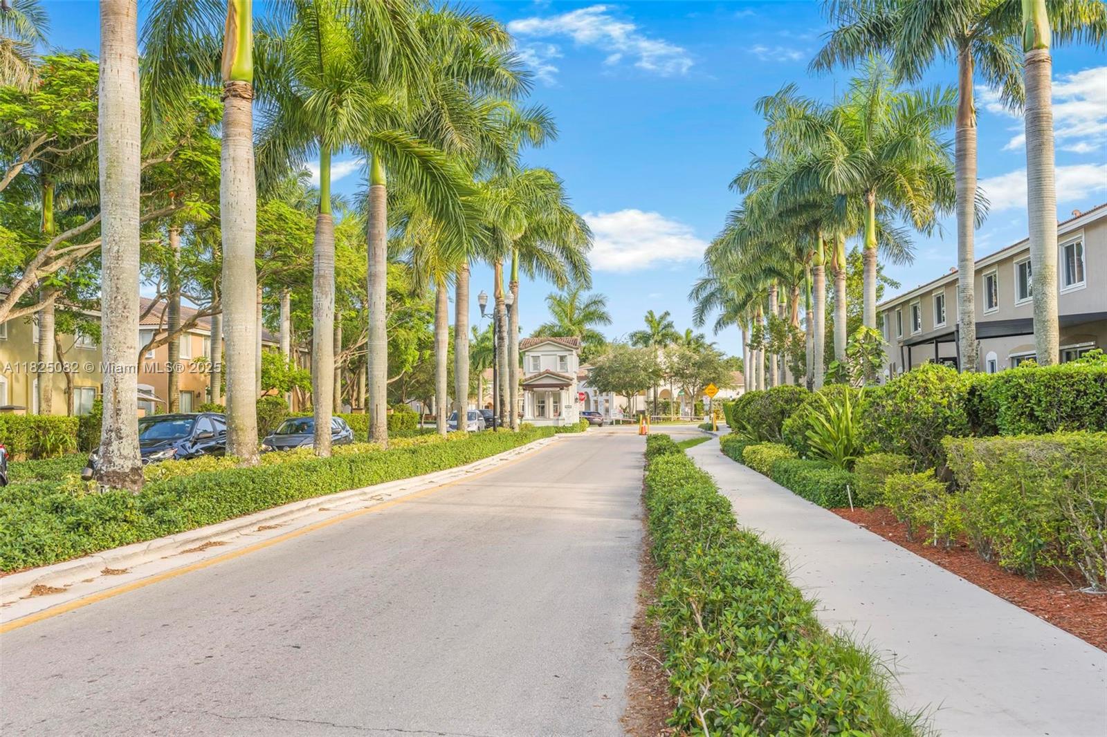 1002 SE 23rd Ave, Homestead, FL, 33035/$369,000 2 1002 SE 23rd Ave