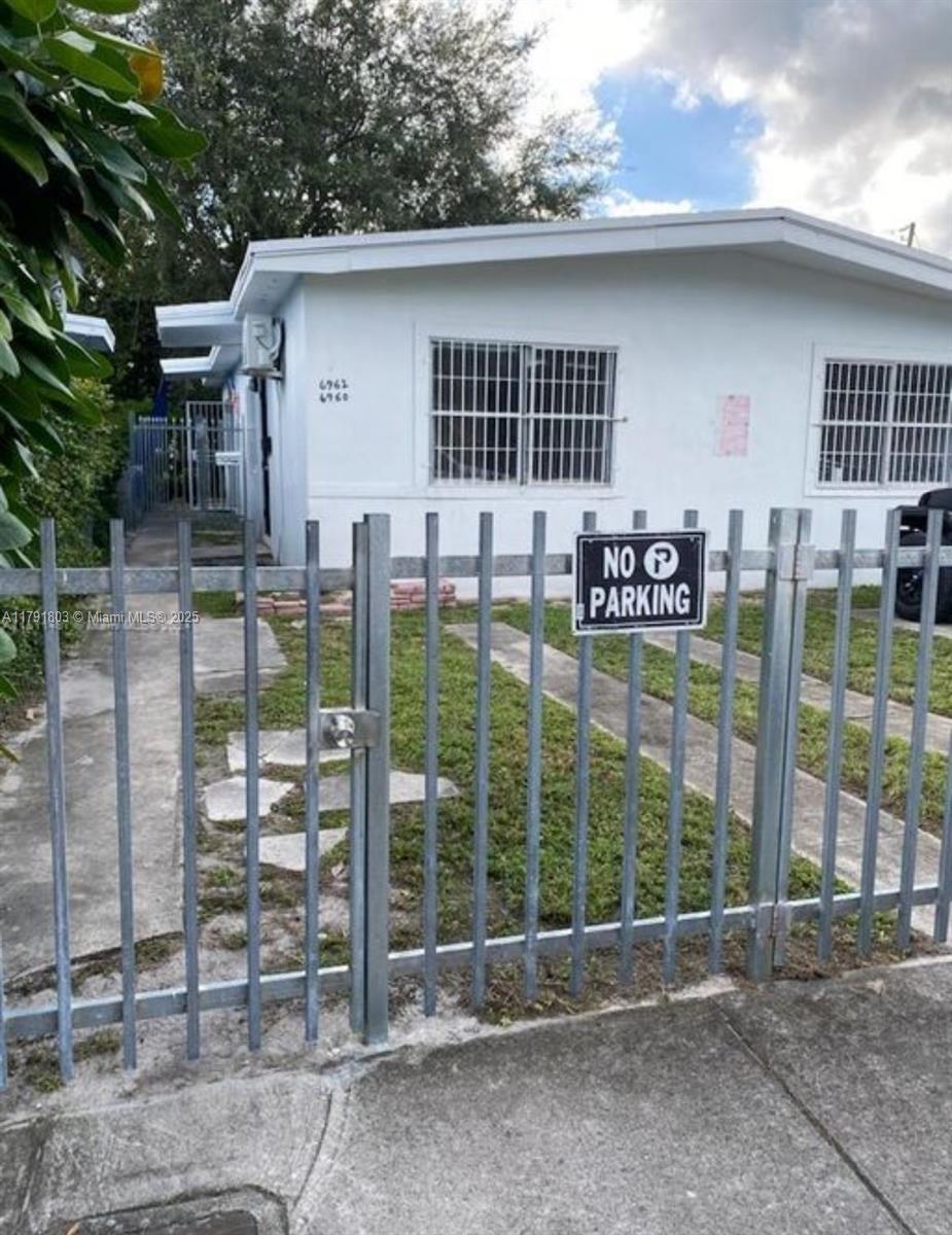 Rental Property at 6960 Nw 6th Ct 6962, Miami, Broward County, Florida - Bedrooms: 1 
Bathrooms: 1  - $1,750 MO.