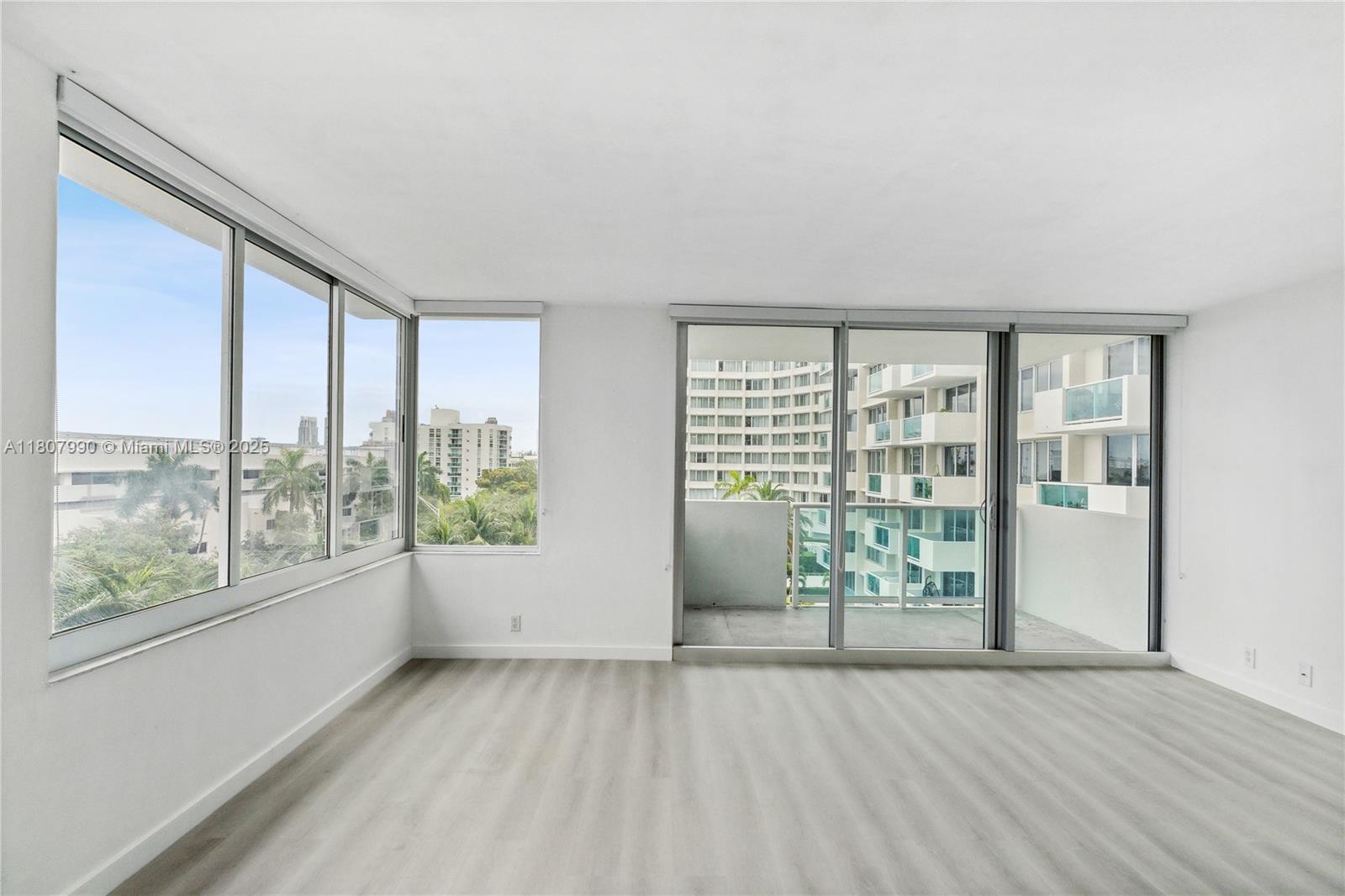Rental Property at 1200 West Ave 515, Miami Beach, Miami-Dade County, Florida - Bedrooms: 1 
Bathrooms: 2  - $3,000 MO.