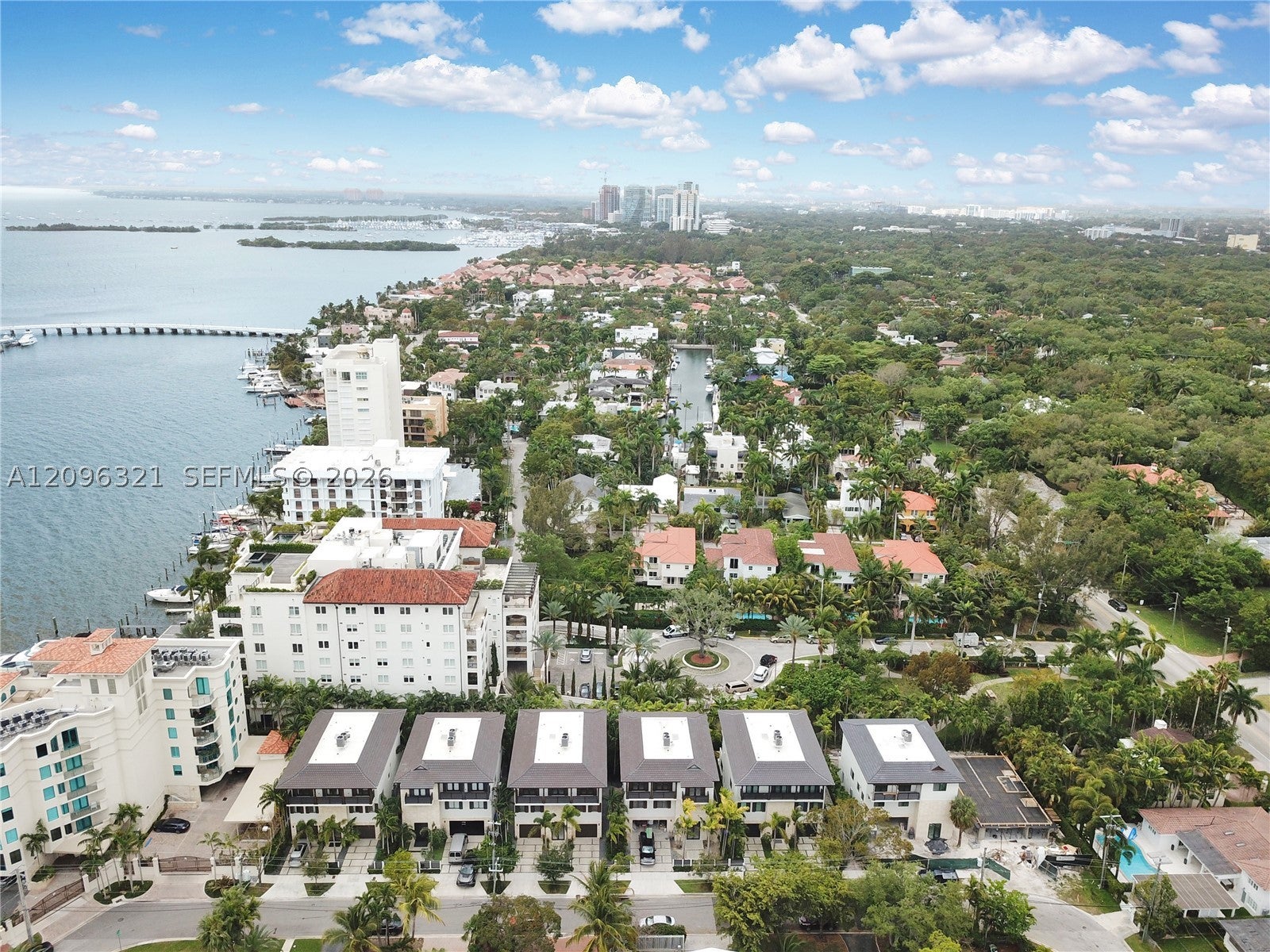 3550 W Glencoe St, Miami, FL, 33133/$5,195,000 3 3550 W Glencoe St