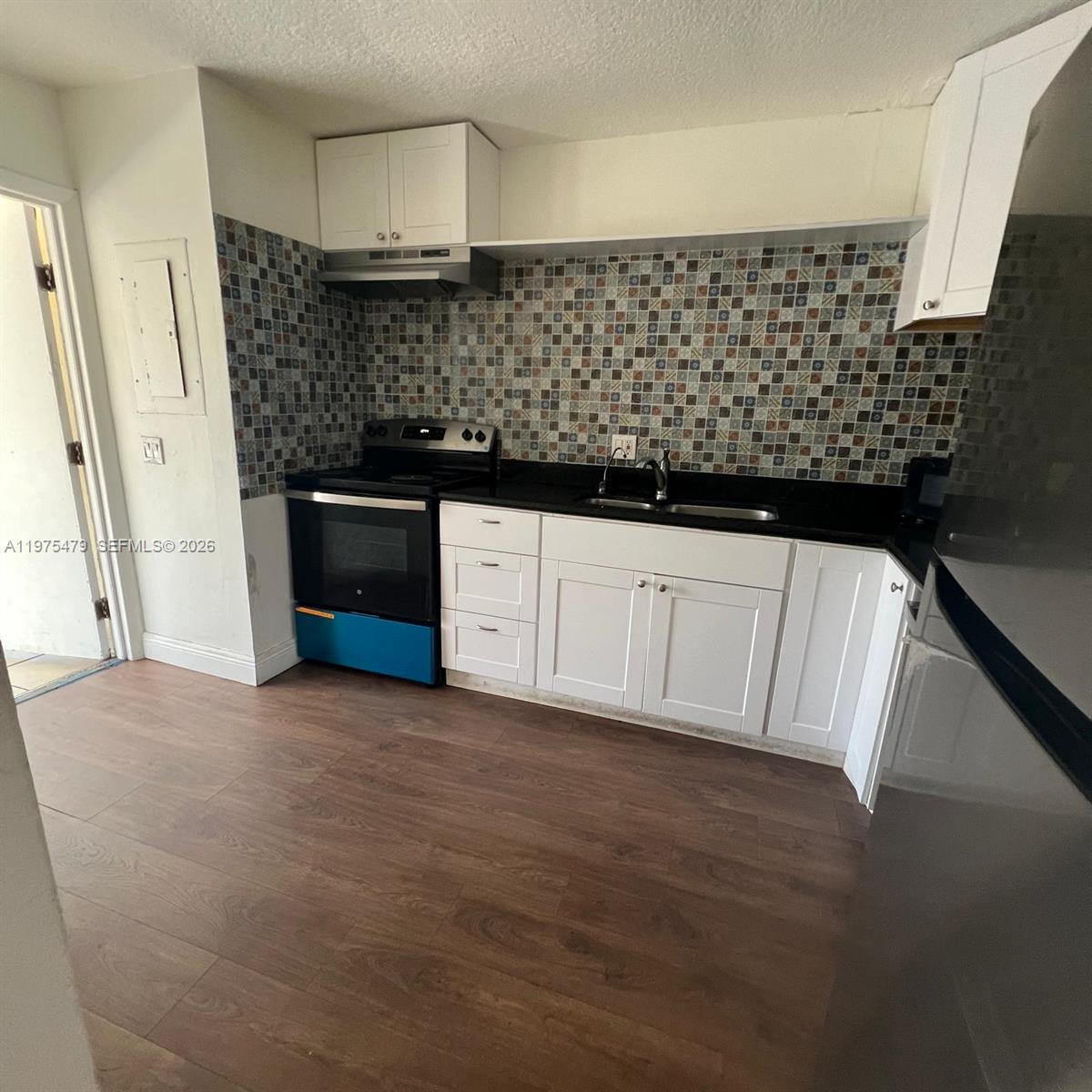 TOWN OF HALLANDALE B-13 - Residential