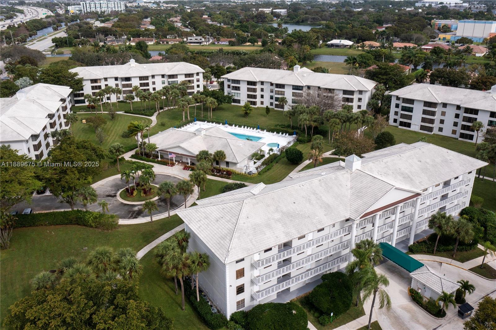 WHITEHALL CONDO OF THE LA - Residential