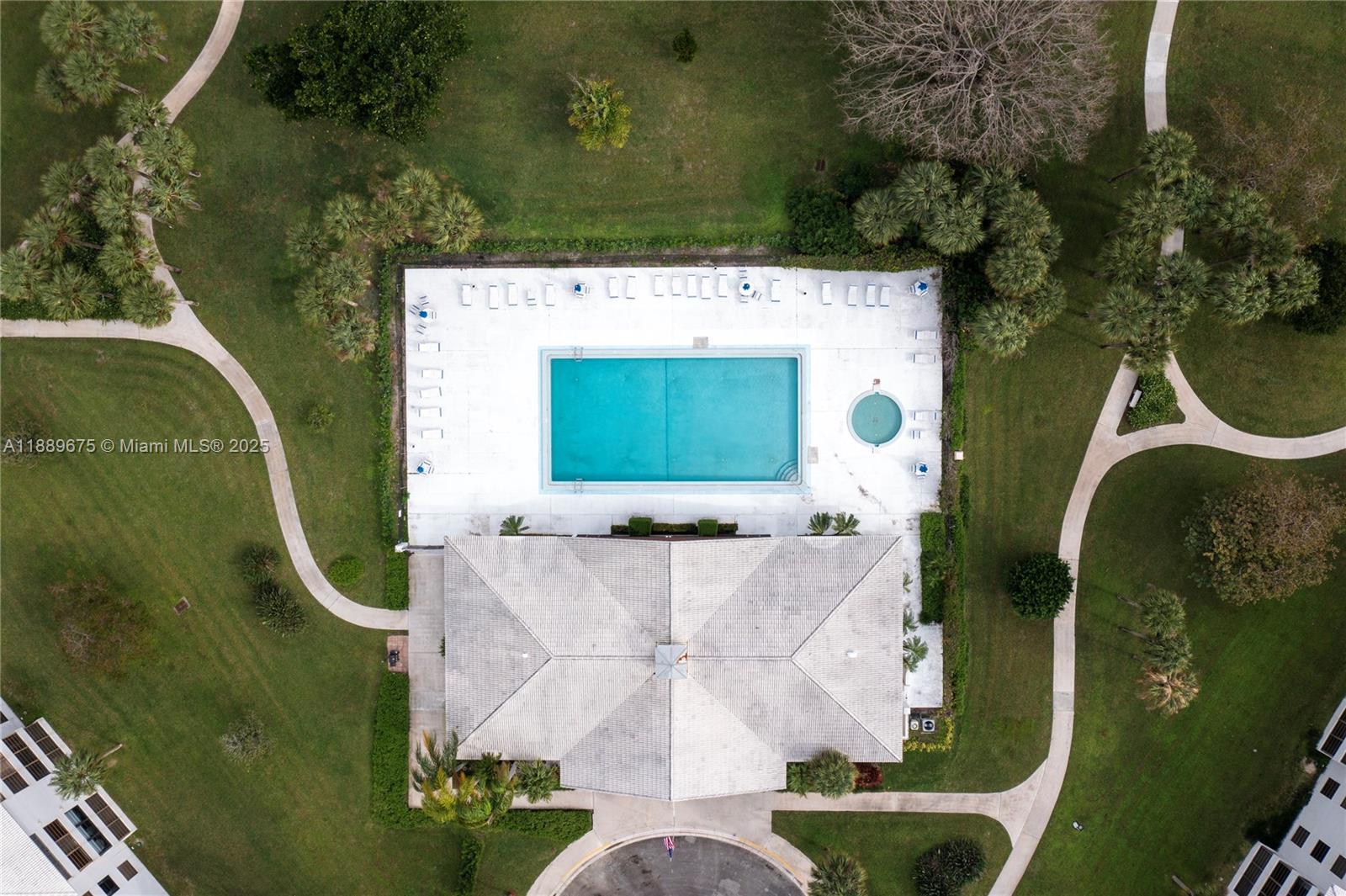 WHITEHALL CONDO OF THE LA - Residential