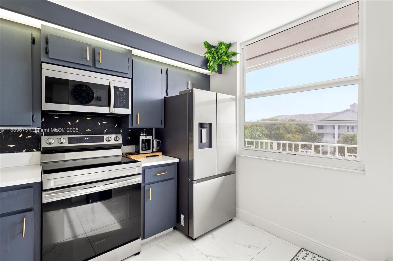 WHITEHALL CONDO OF THE LA - Residential