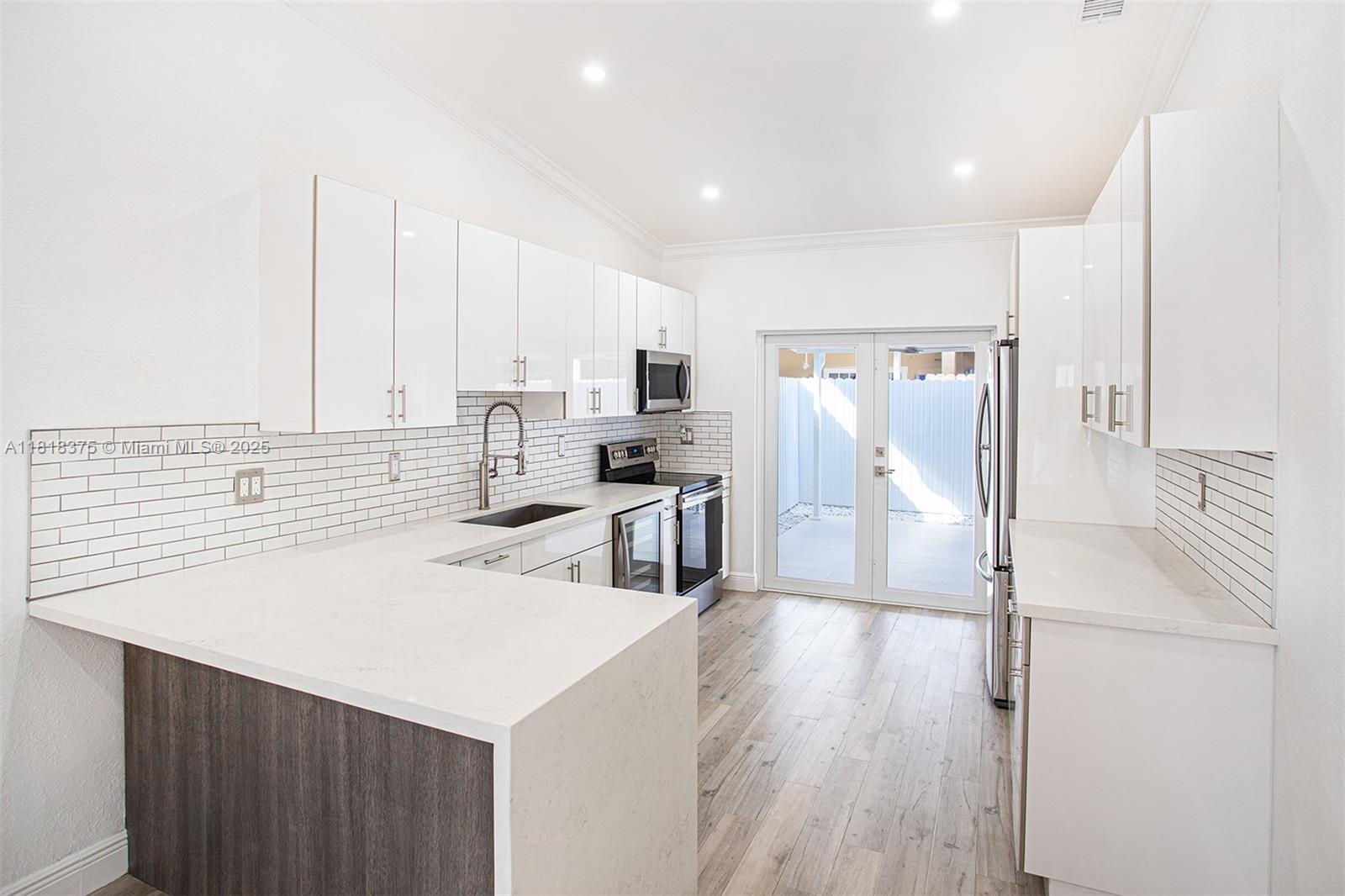 GABRIELLA CONDO CENTER - Residential Lease
