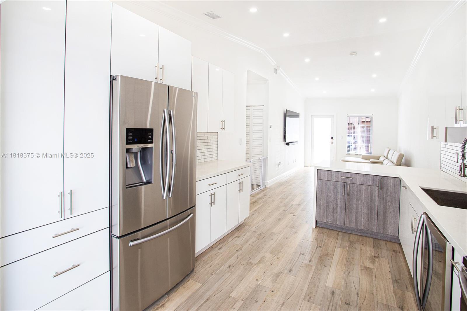 GABRIELLA CONDO CENTER - Residential Lease