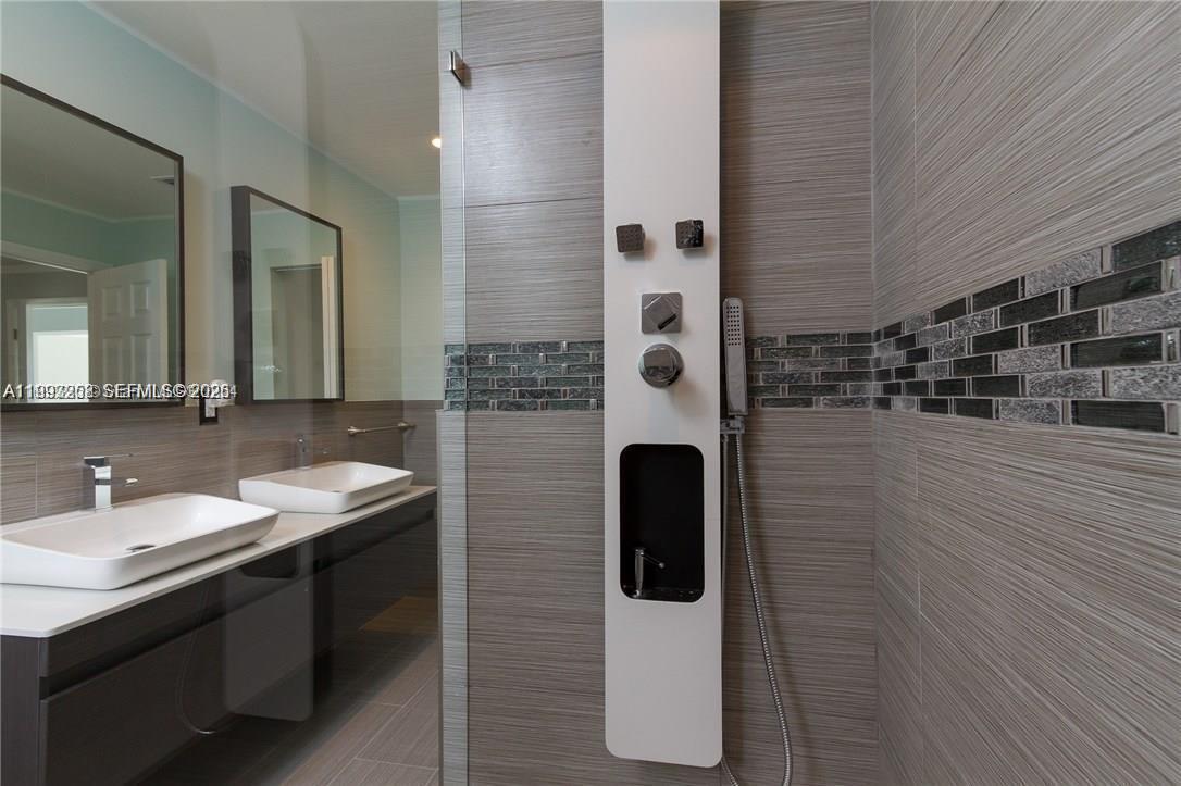 PLANTATION - Residential