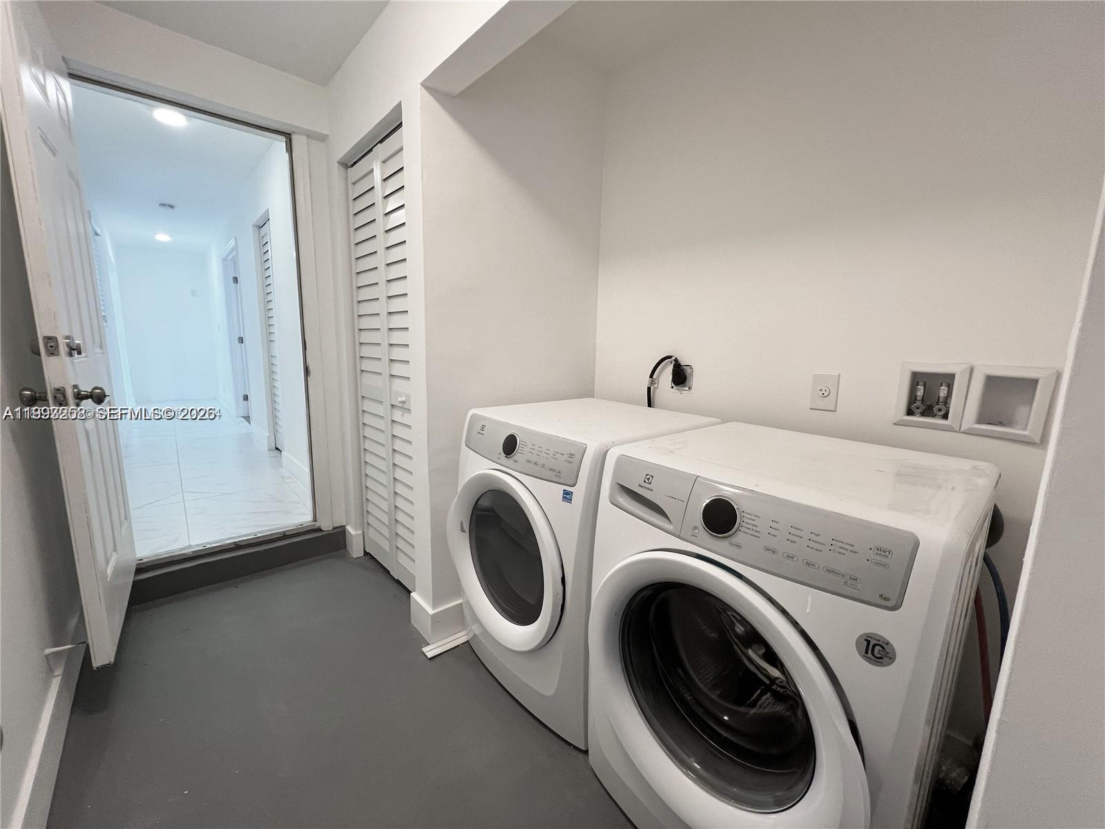 PLANTATION - Residential