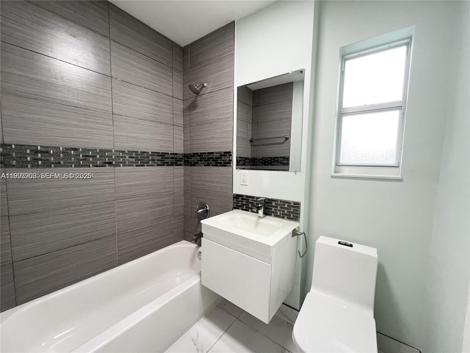 PLANTATION - Residential