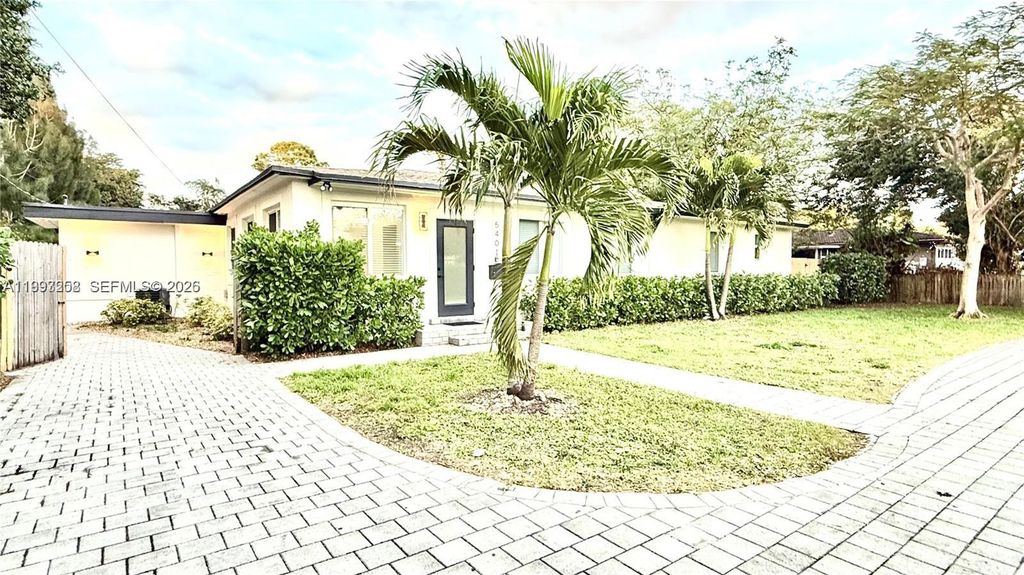 Photo of 5401 W Broward Blvd, Plantation, FL 33317 (MLS # A11993258)