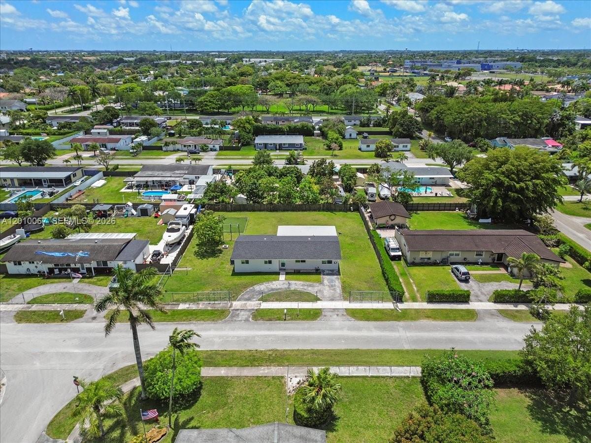 UNIVERSAL ESTATES SOUTH - Residential