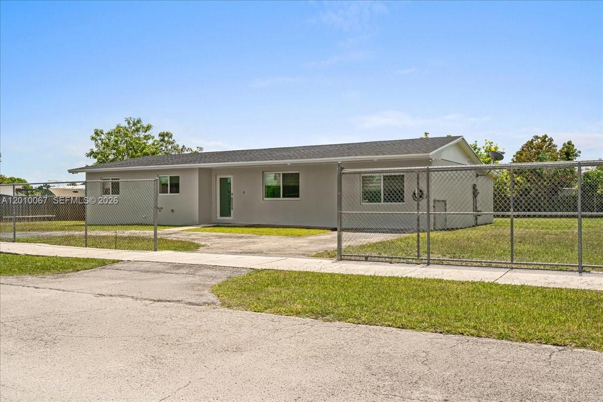 UNIVERSAL ESTATES SOUTH - Residential