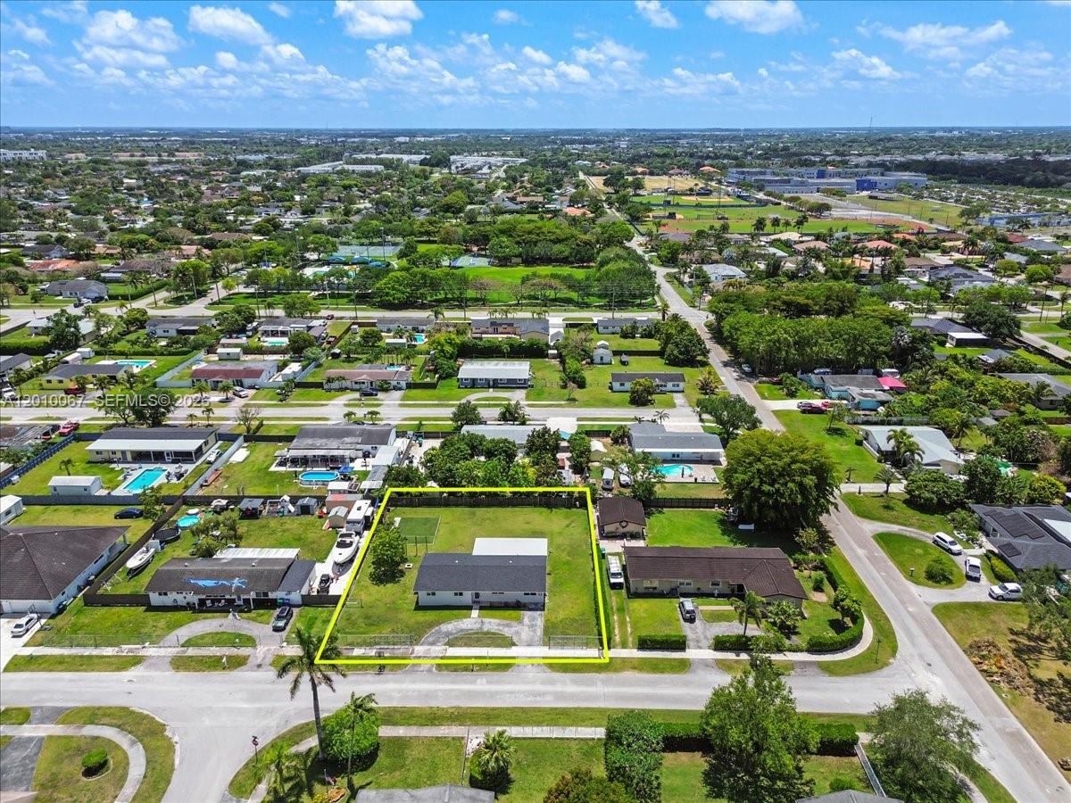 UNIVERSAL ESTATES SOUTH - Residential