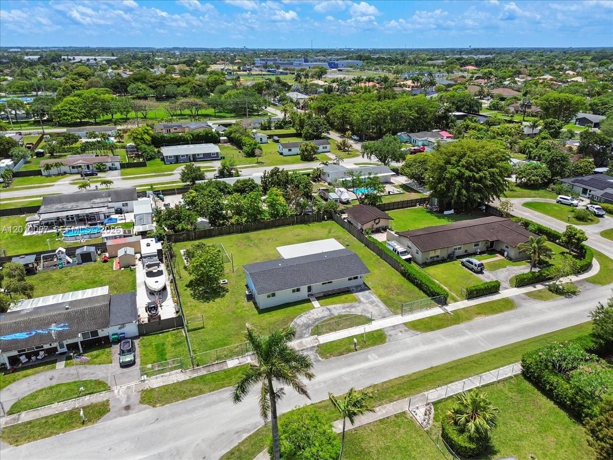 UNIVERSAL ESTATES SOUTH - Residential
