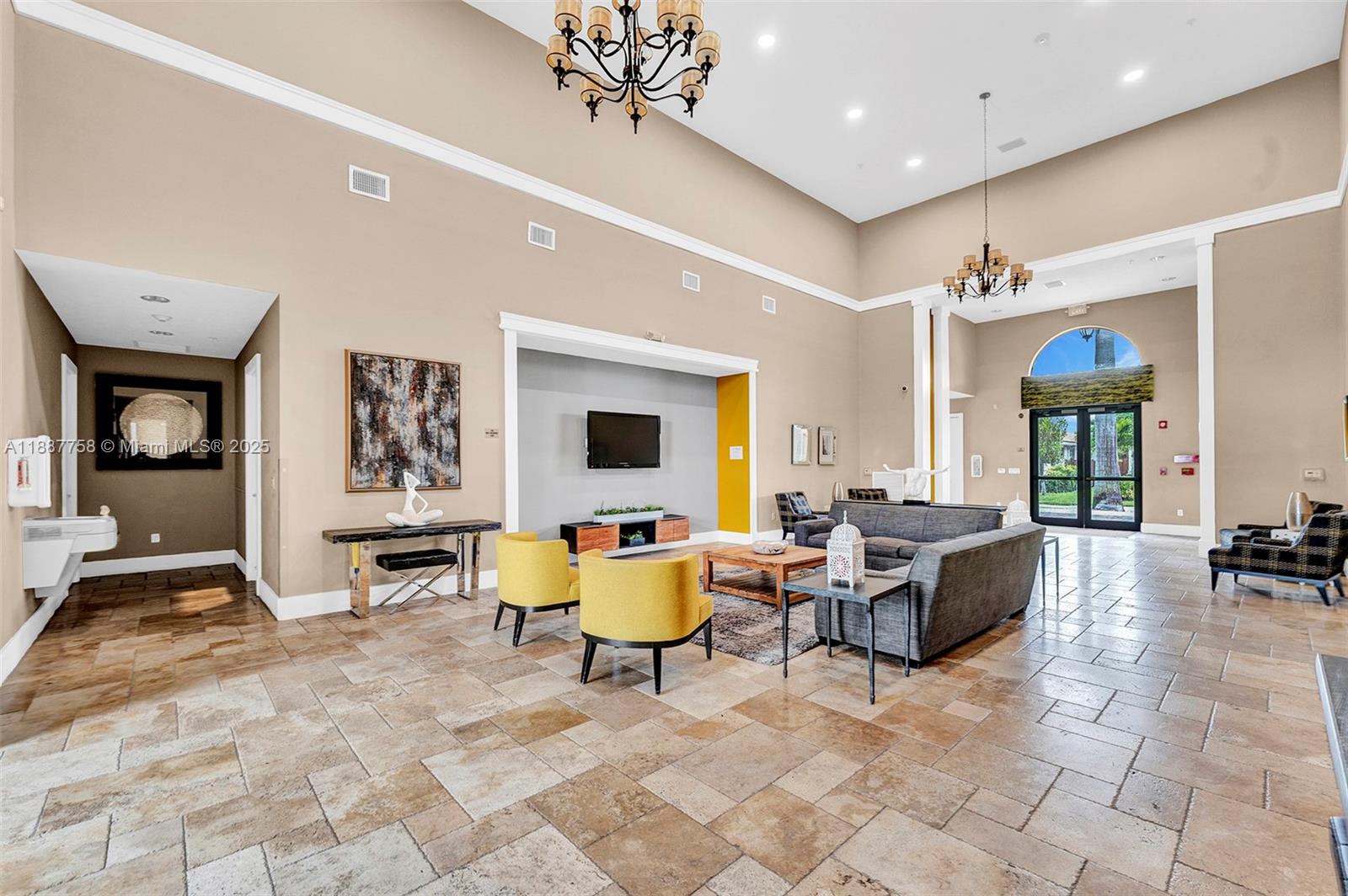 FONTAINEBLEAU WEST NORTH - Residential