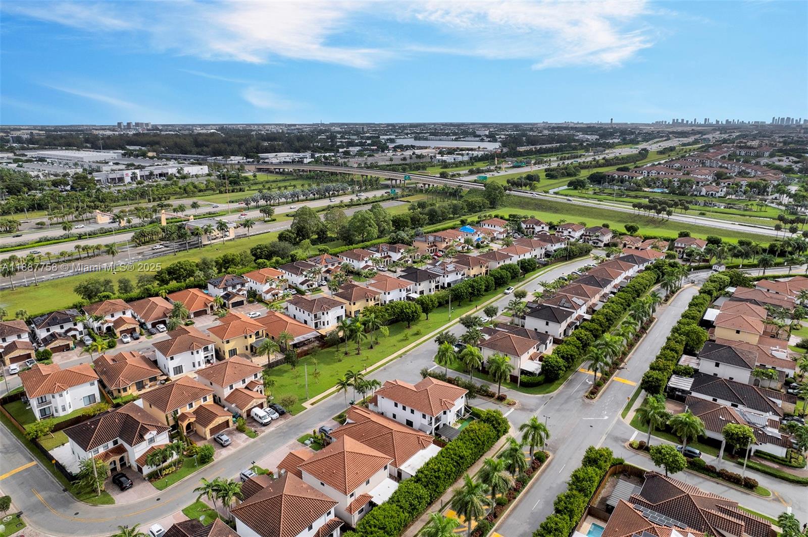 FONTAINEBLEAU WEST NORTH - Residential