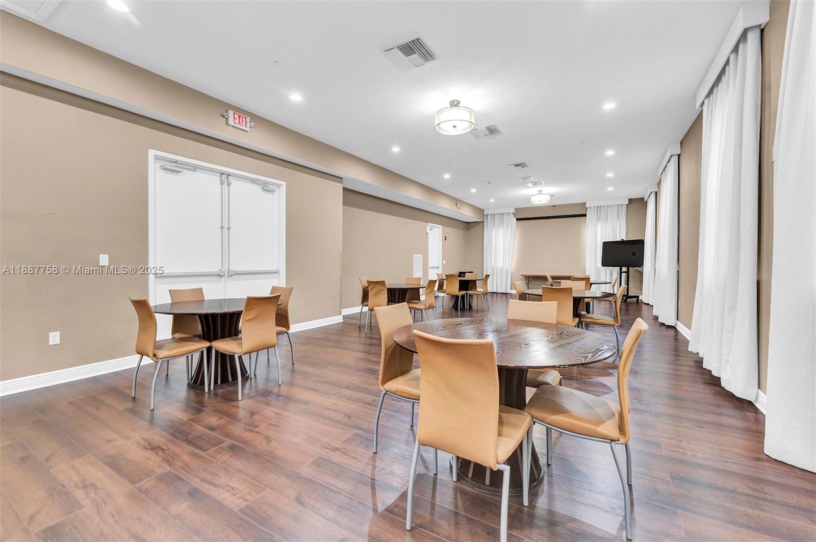 FONTAINEBLEAU WEST NORTH - Residential