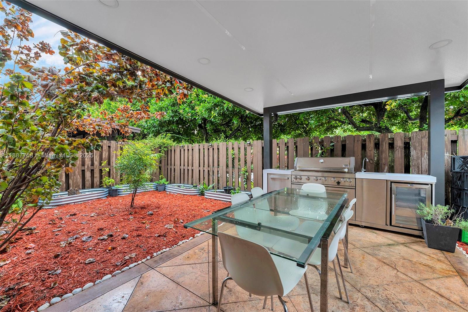 FONTAINEBLEAU WEST NORTH - Residential