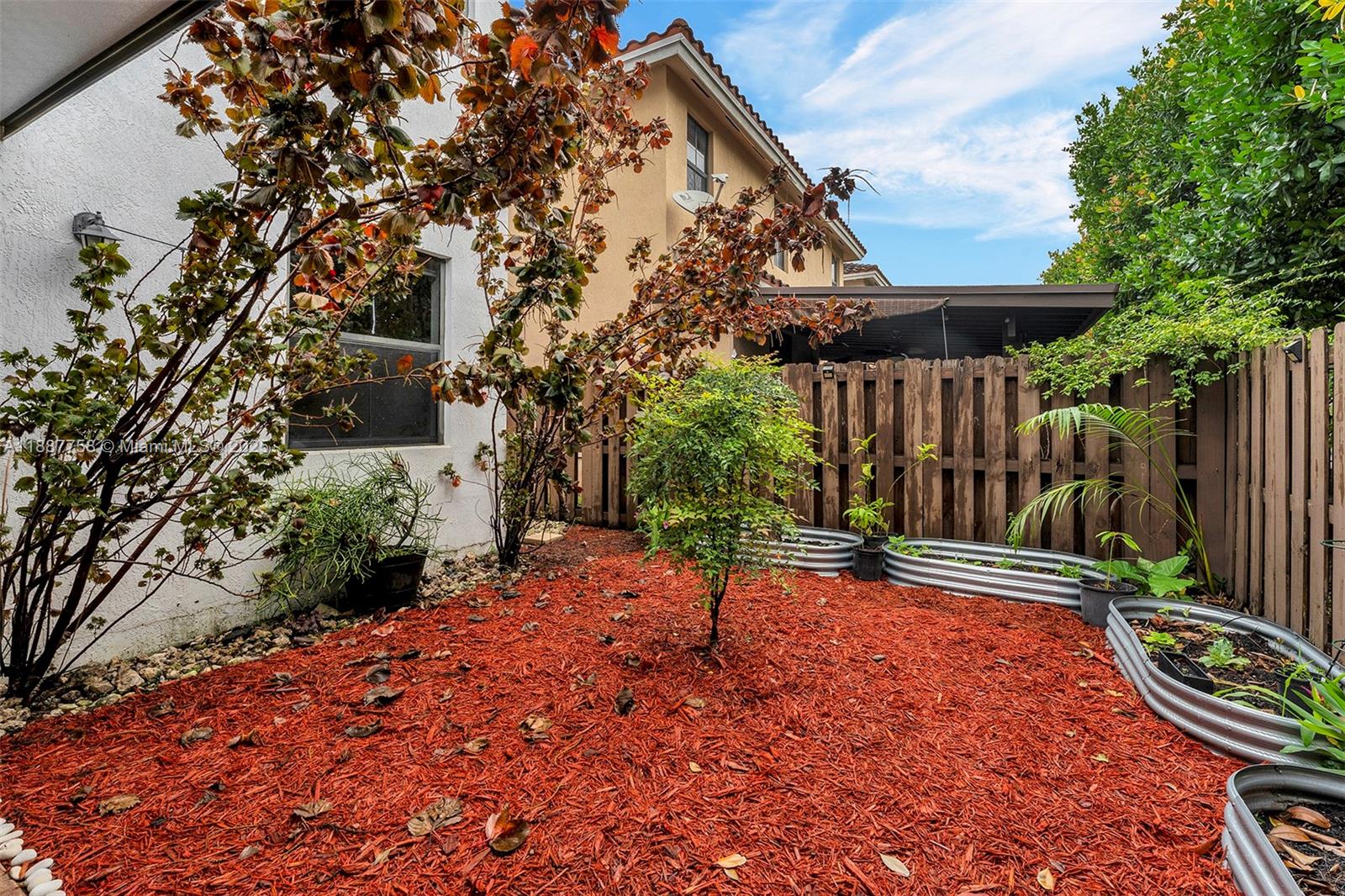 FONTAINEBLEAU WEST NORTH - Residential