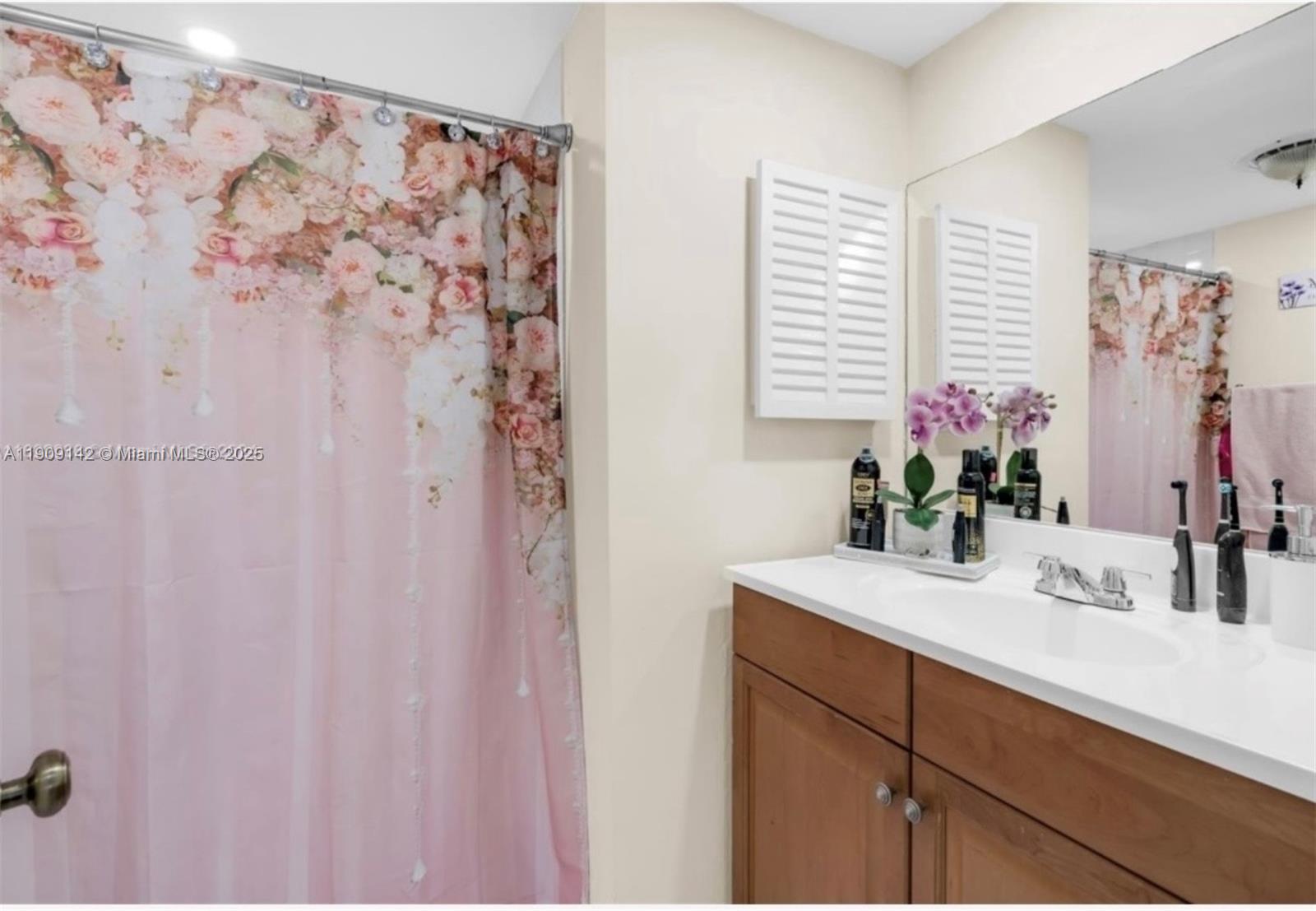 KENDALL ACRES WEST CONDO - Residential Lease