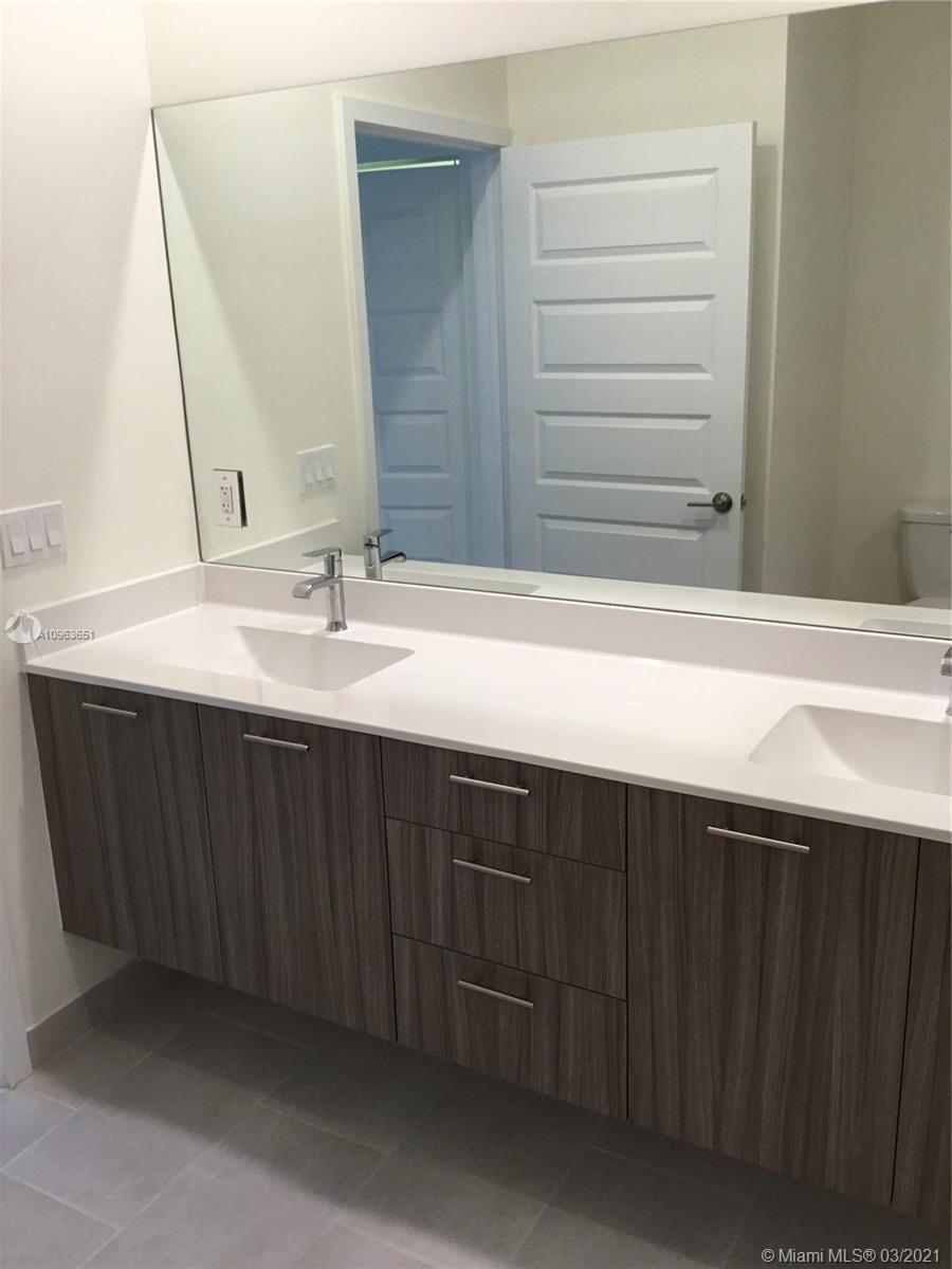 URBANA - Residential Lease