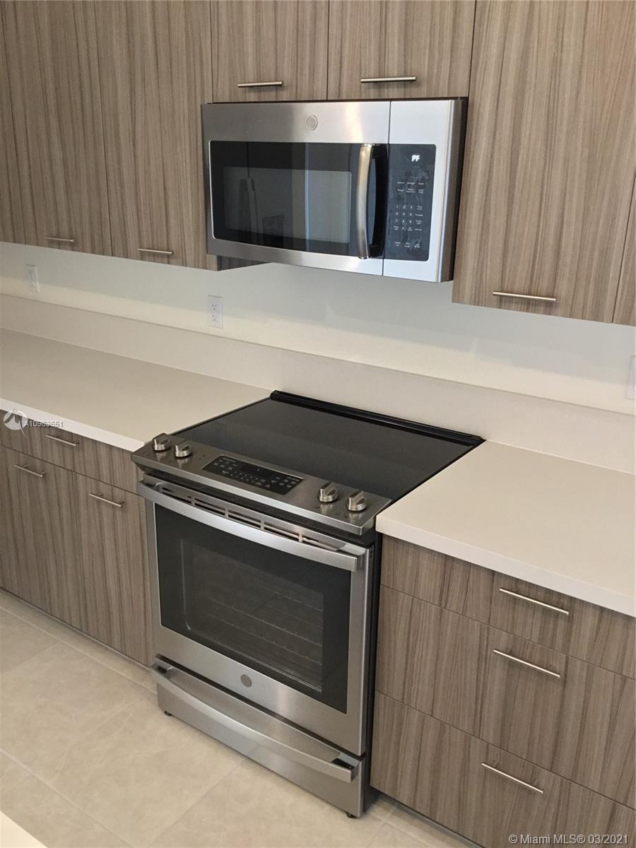 URBANA - Residential Lease