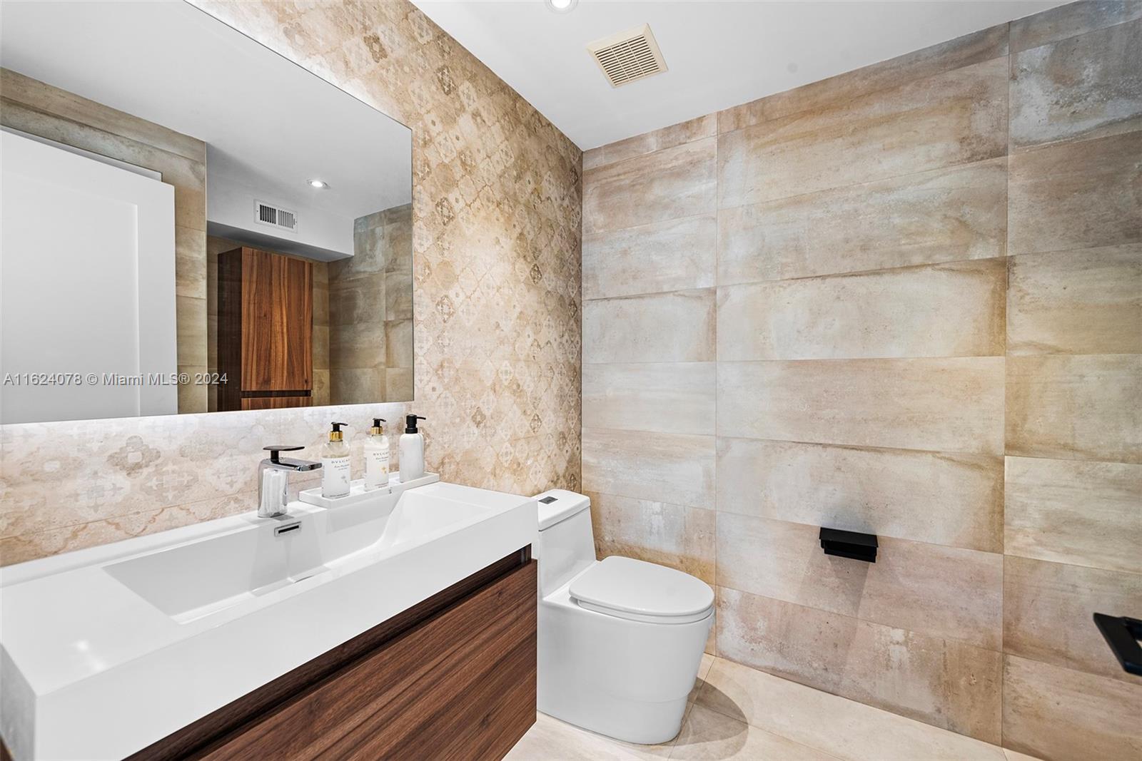 1ST ADDN TO OLD CUTLER WO - Residential