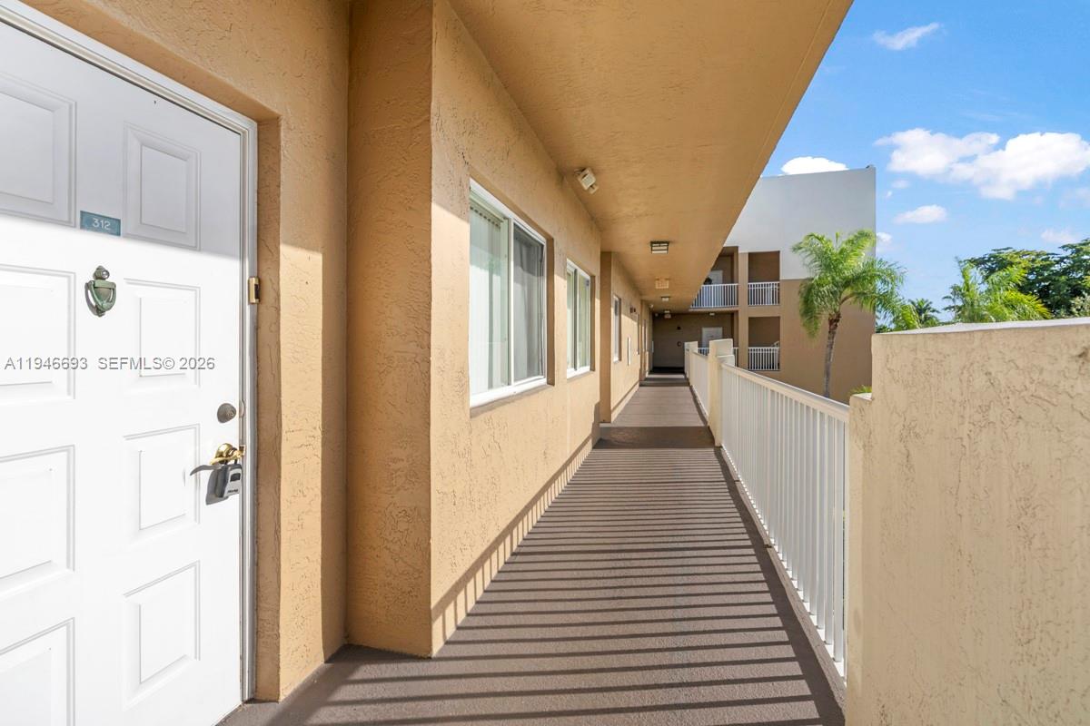 SOUTHAMPTON CONDOMINIUM - Residential